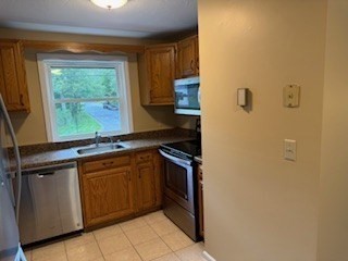 77 School St, Northborough