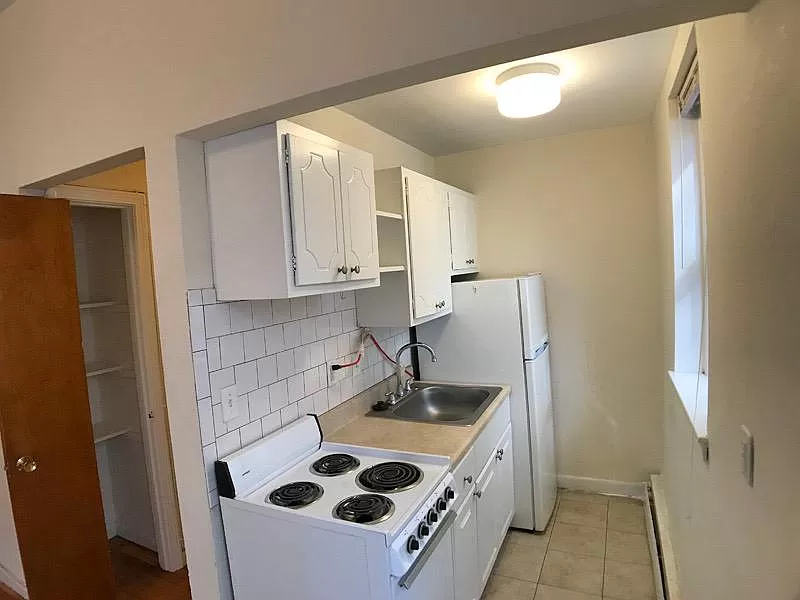 Studio bed, 1 bath apartment for rent at 60 Brighton Ave Unit 17, Allston — photo 4 of 7