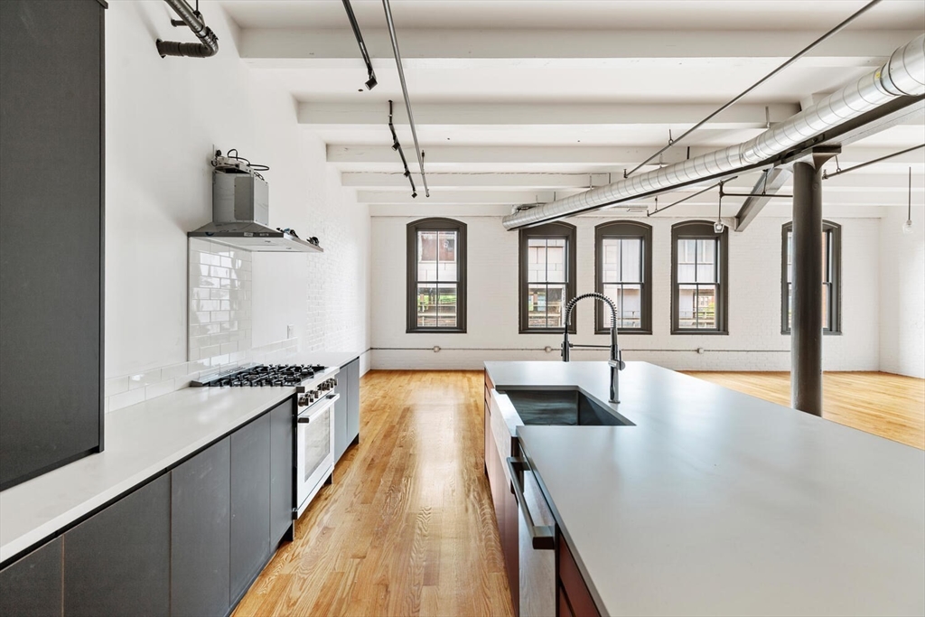 144 Lincoln St, Leather District