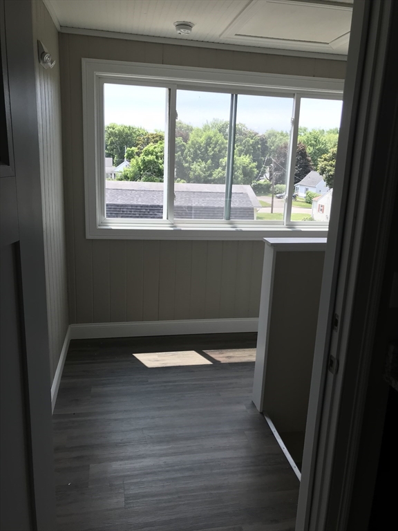 517 Mckinstry Ave, Chicopee