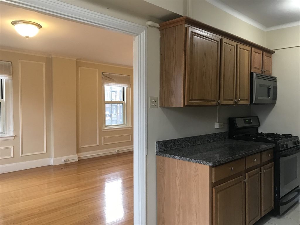 1450 Beacon St, Corey Hill