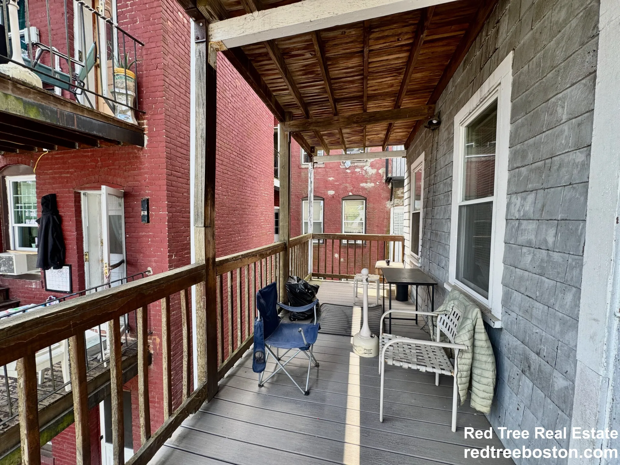 348 Faneuil St, Oak Square