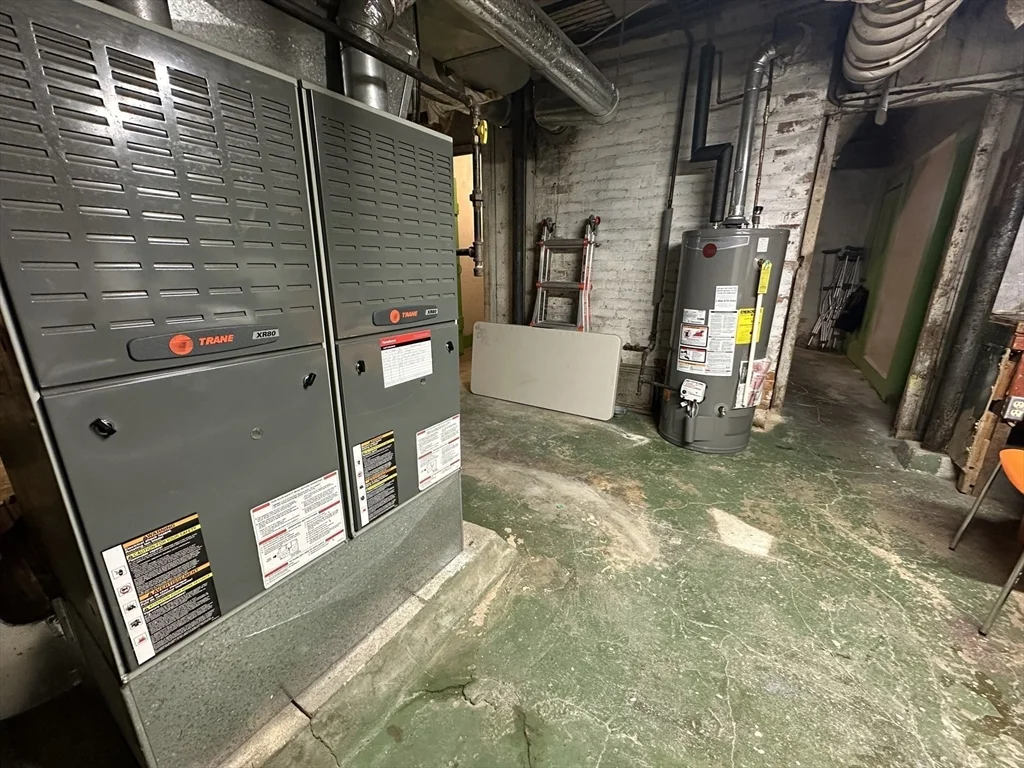 58 Grace St, West End