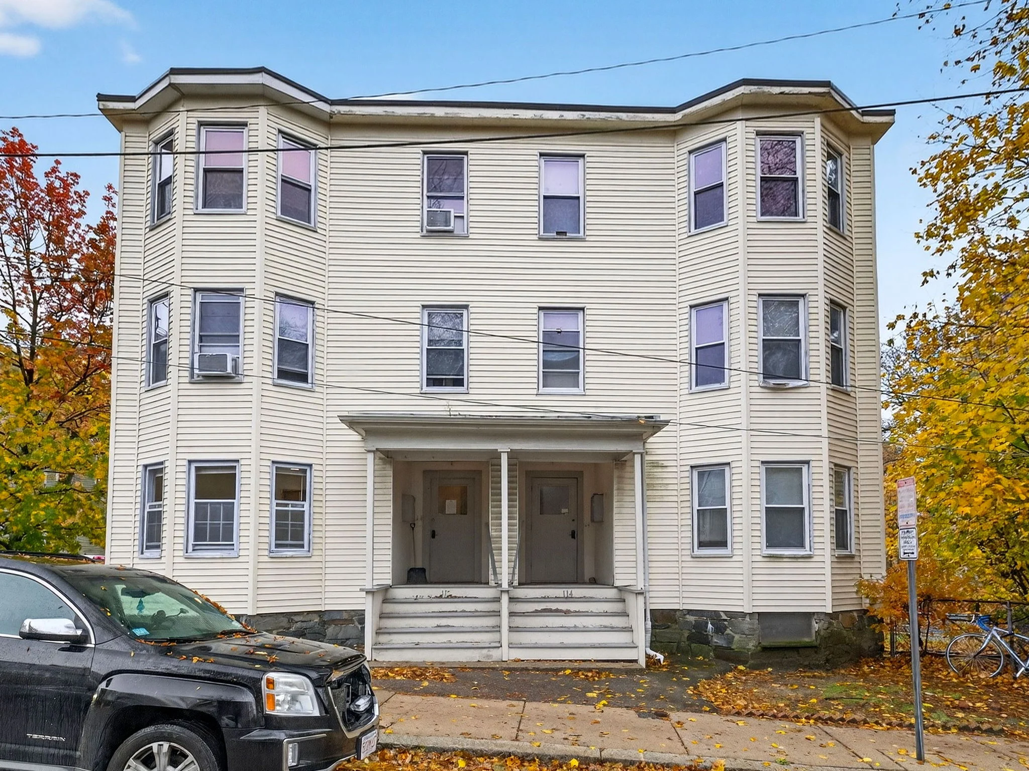 114 Woodstock St, West Somerville