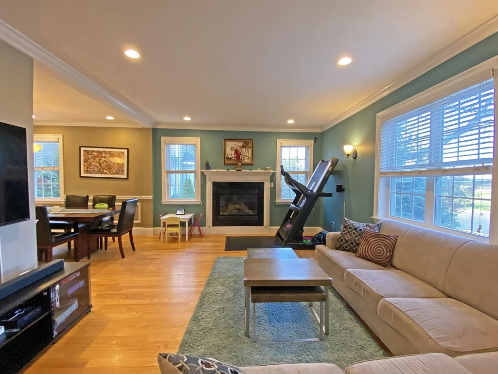 375 Lowell Ave, Newtonville