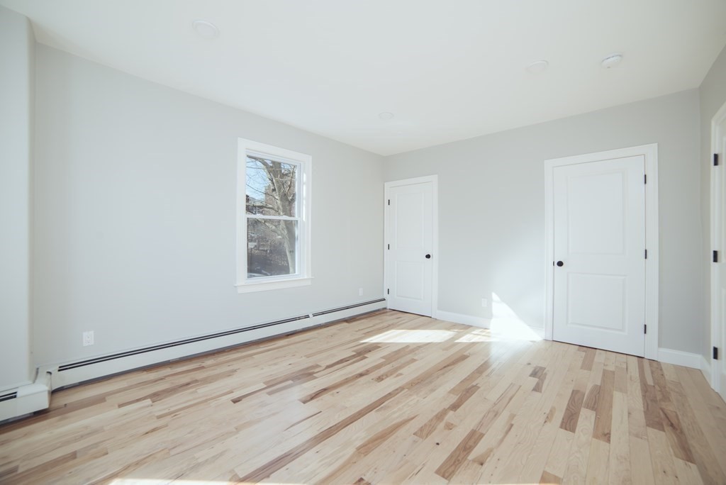 10 Duffley Ct, Chestnut Hill