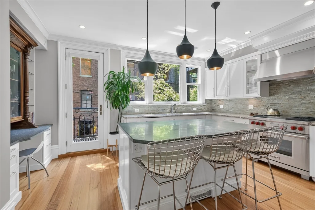 48 Appleton, South End