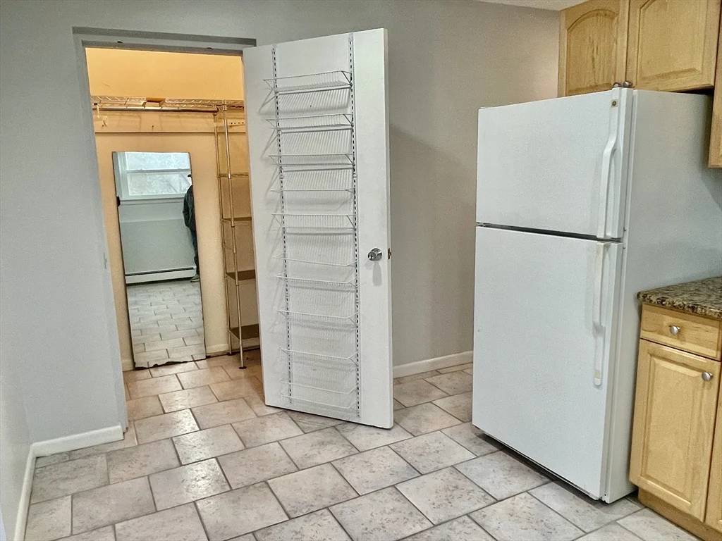 304 College Farm Rd, Waltham