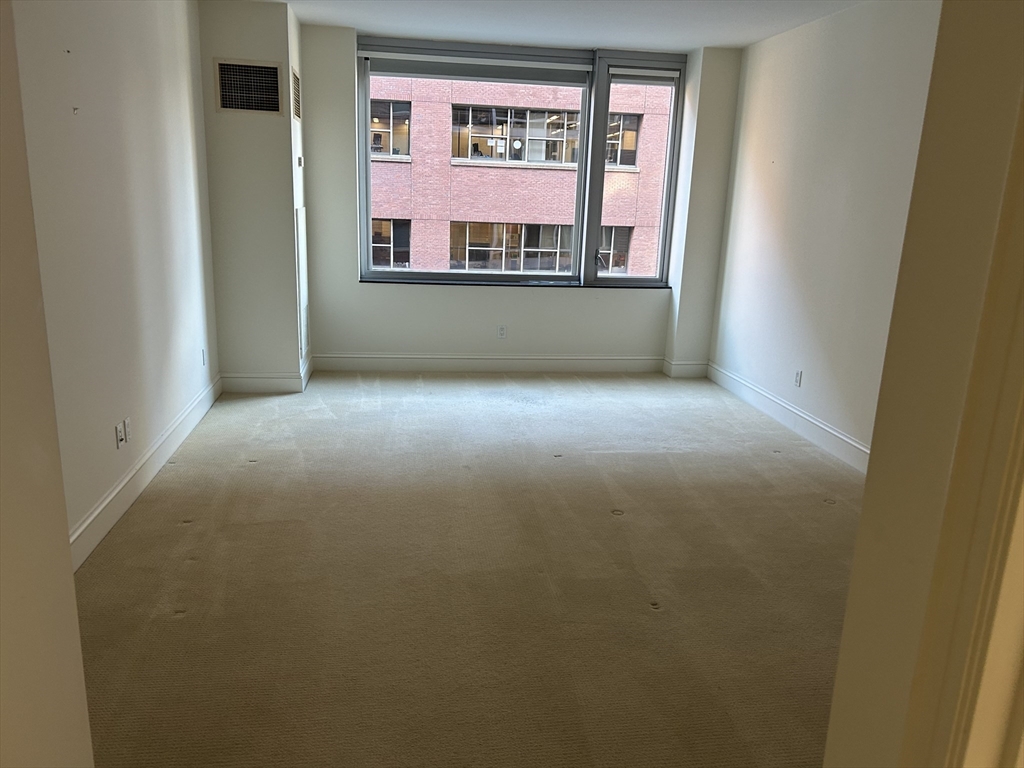 1 Charles Street S, Back Bay