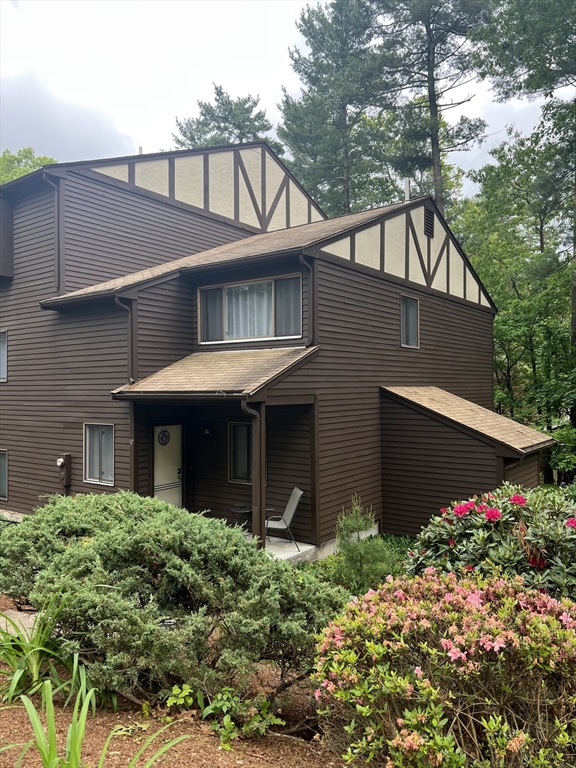 97 Highwood Dr, Franklin