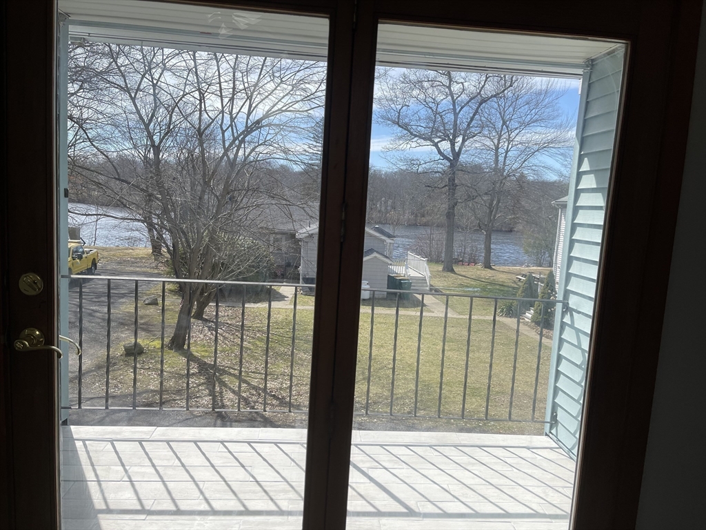 11 Elderberry Dr, North Easton