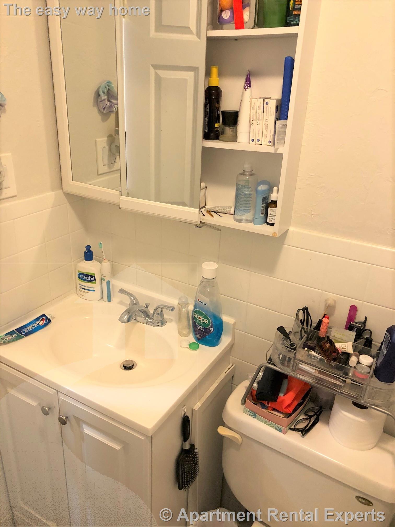 1139 Broadway, Teele Square