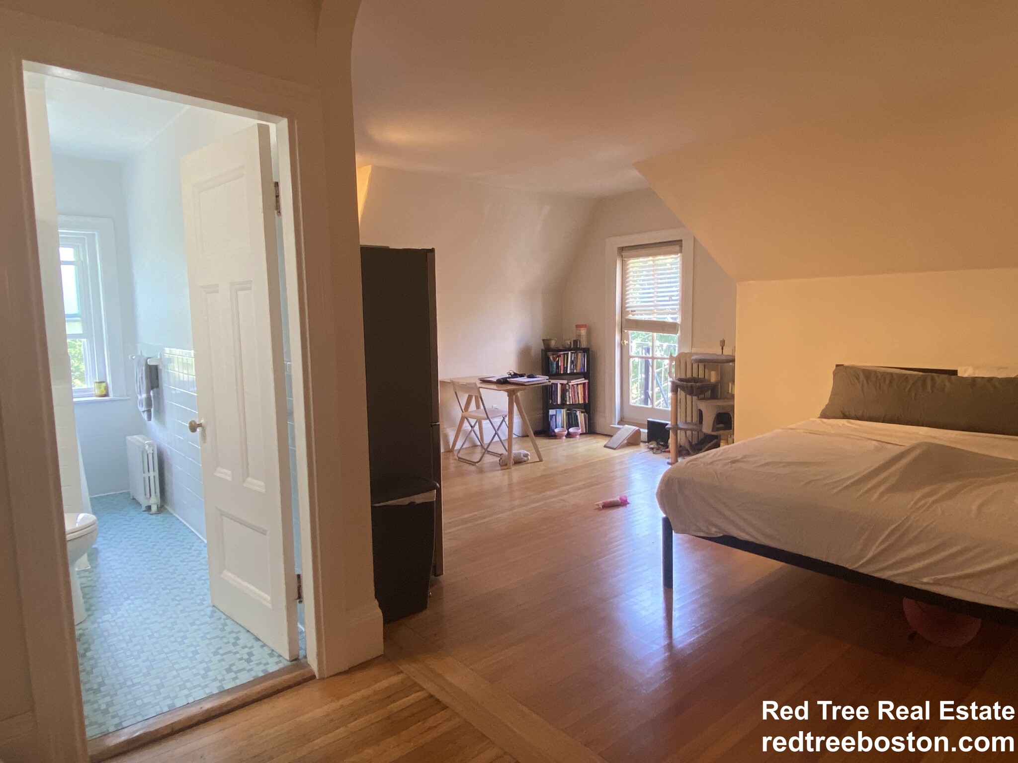 1748 Beacon St, Brookline