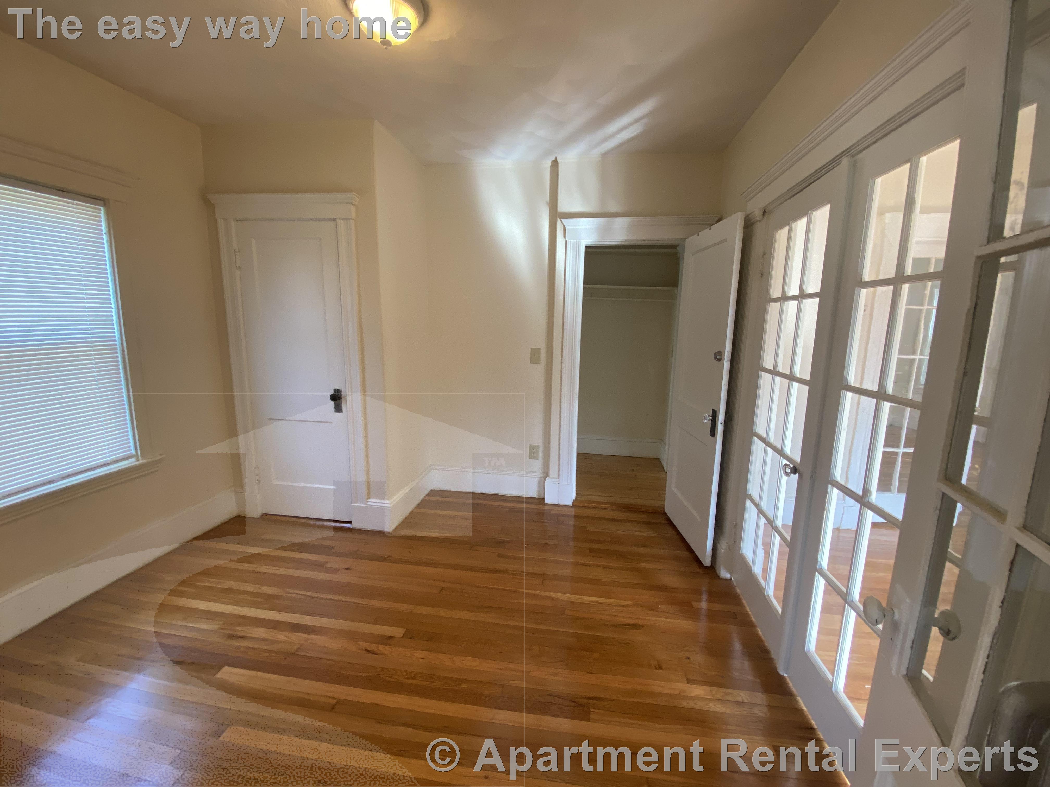 10 Pinkham Rd, Tufts