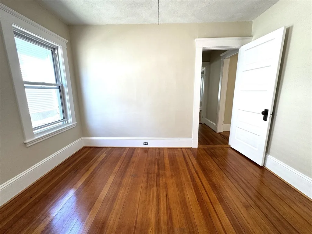 20 Hunnewell Ave, Oak Square