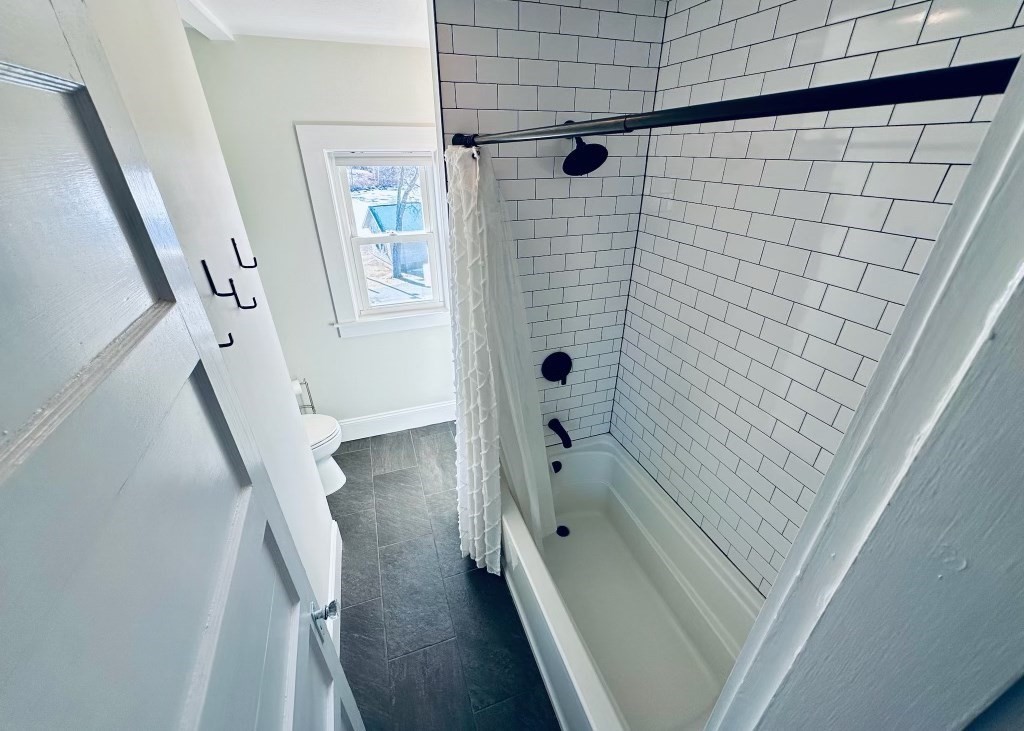 80 Dutcher St, Hopedale