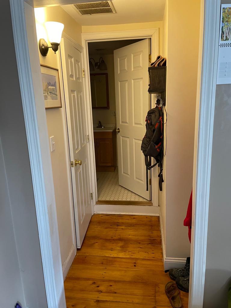 1 bed, 1 bath apartment for rent at 32 Fellsway Unit 2, Winter Hill — photo 7 of 8