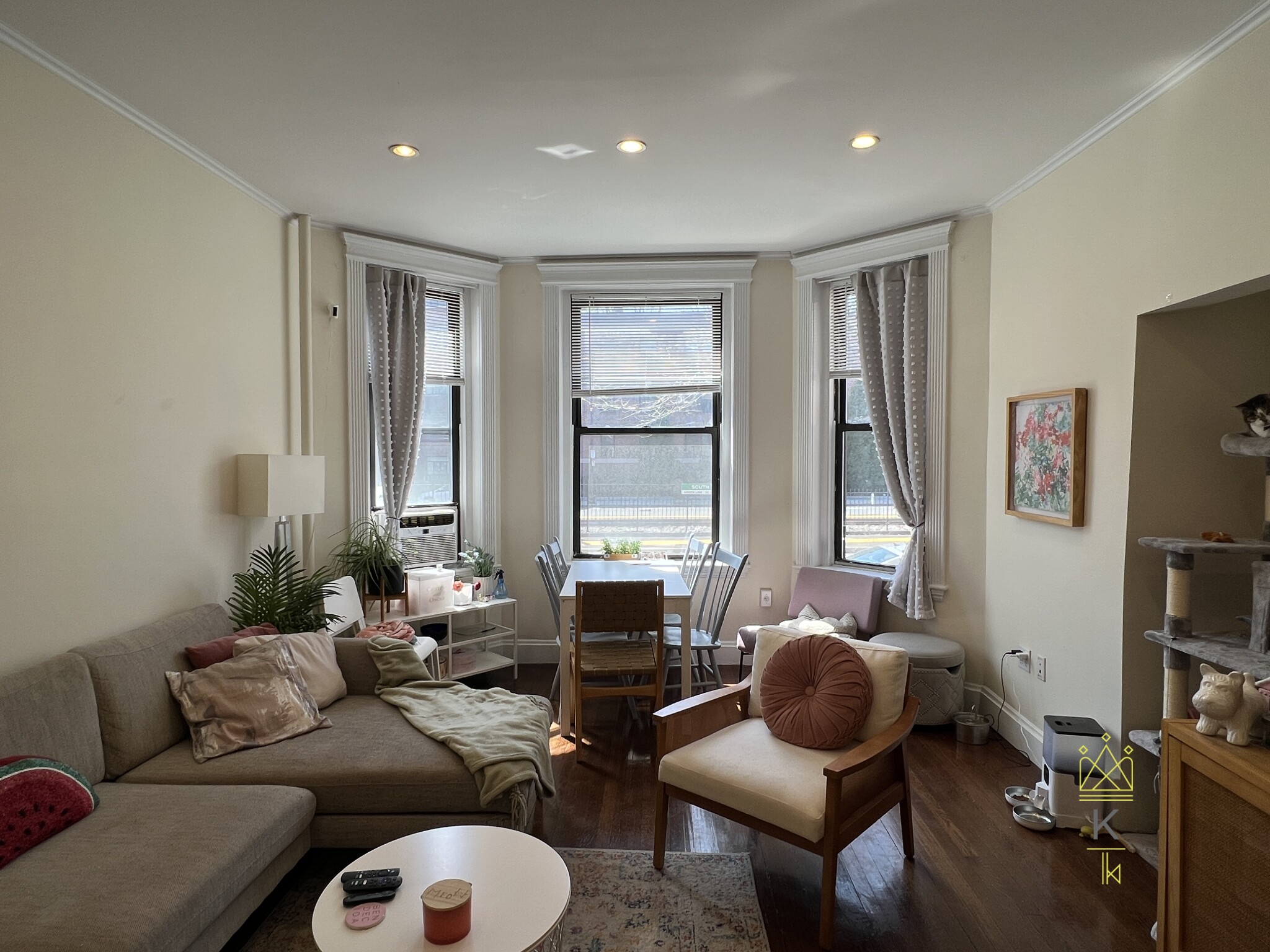 1963 Commonwealth Ave, Brighton