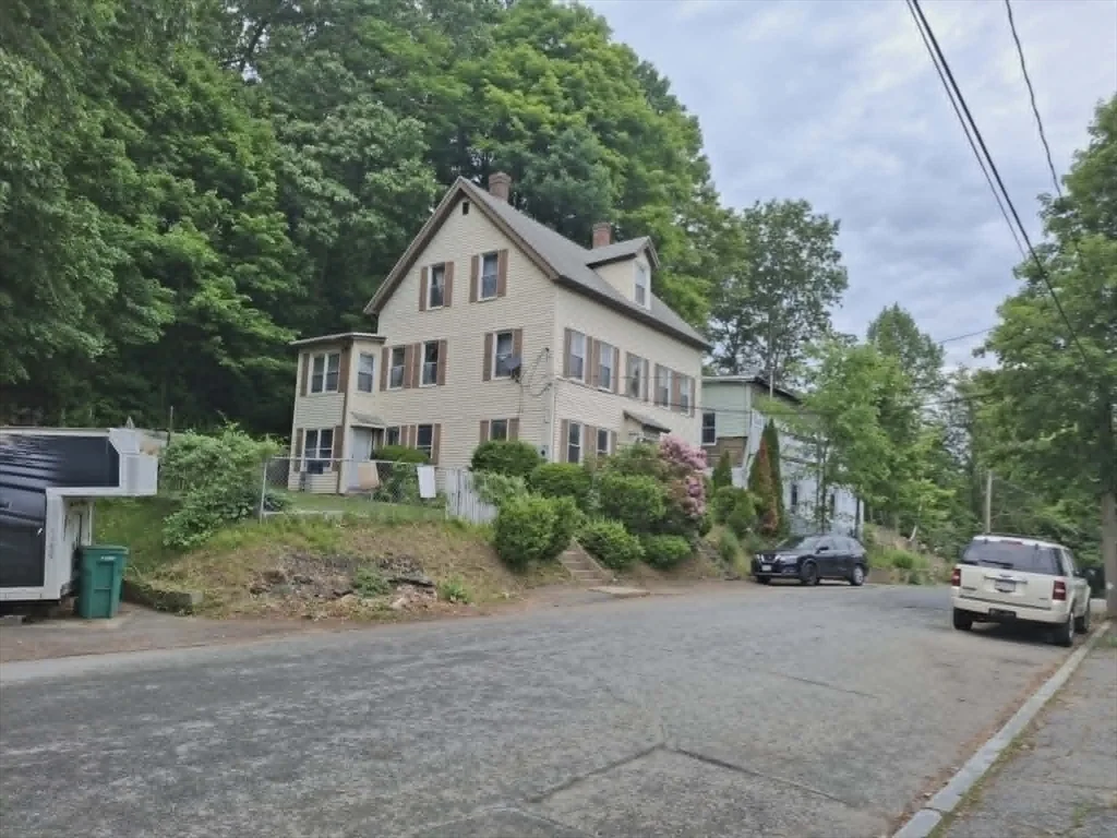 20 Temple St, Fitchburg