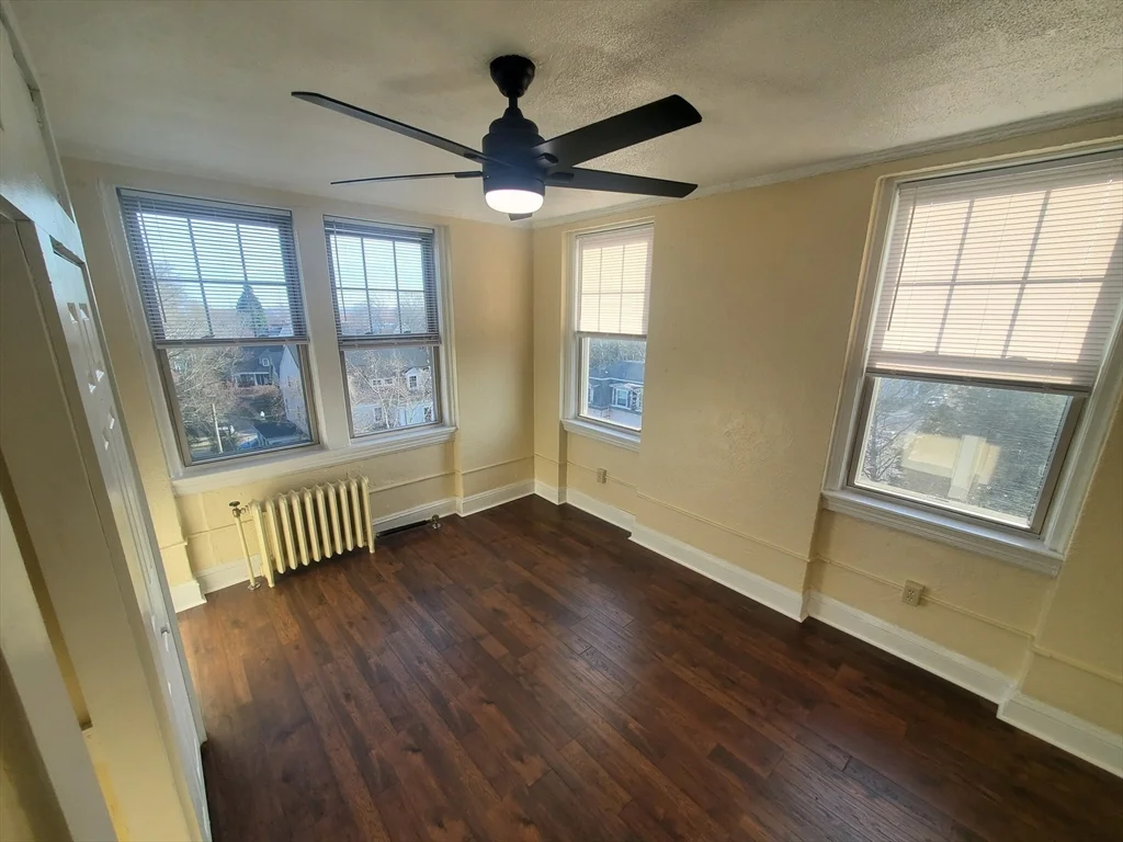 415 County St, New Bedford