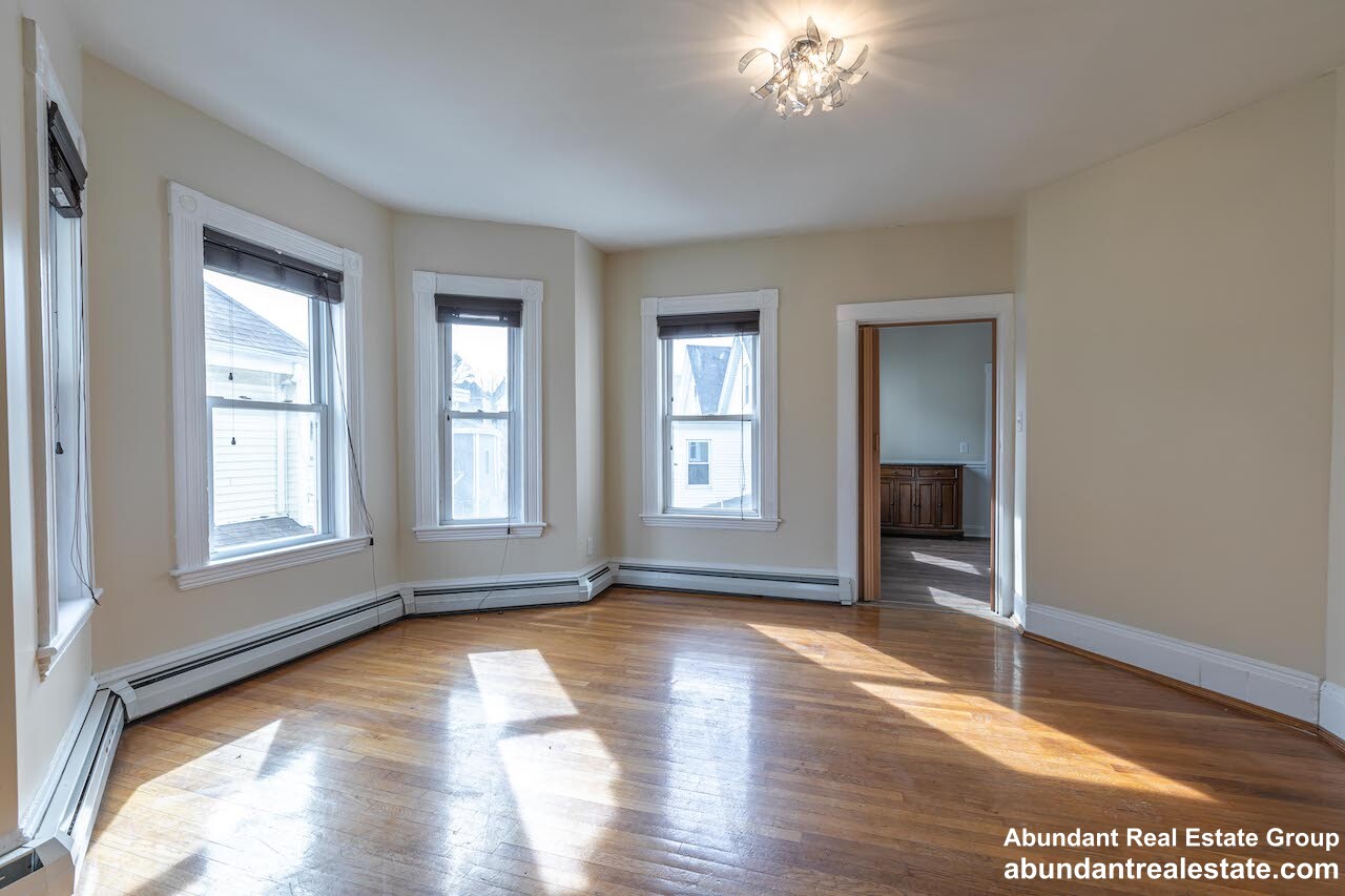 376 Medford St, Winter Hill