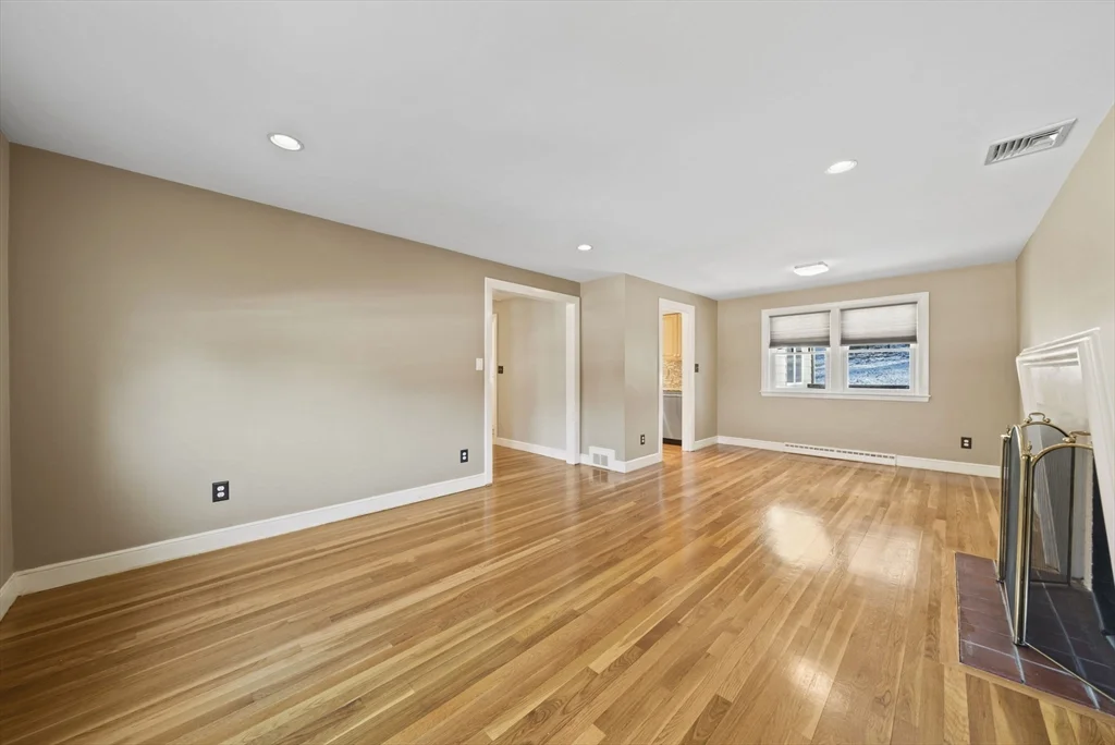 55 Evelyn Rd, Needham