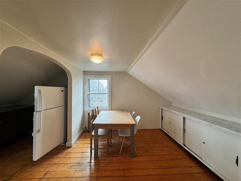 9 Clinton St, Mid-Cambridge