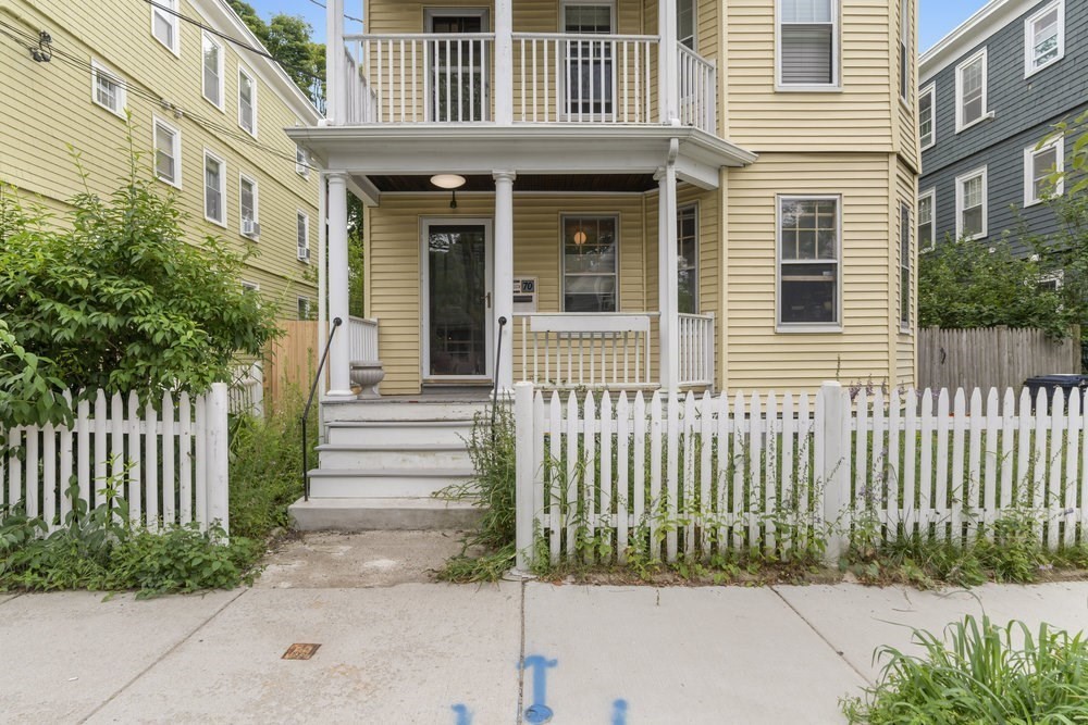 70 Dudley St, North Cambridge