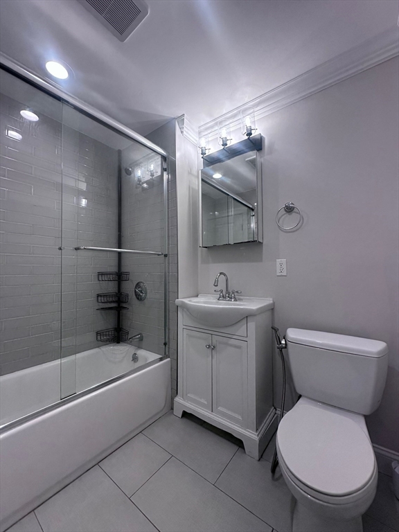 39 W Walnut Park, Roxbury