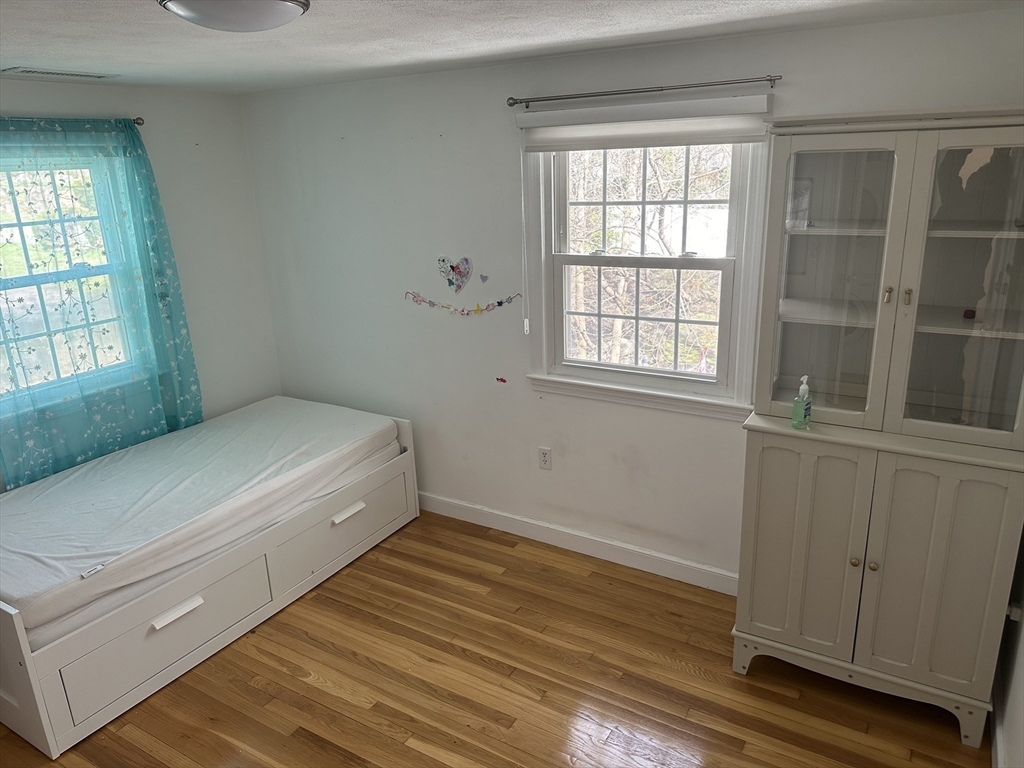 715 Hammond St, Chestnut Hill