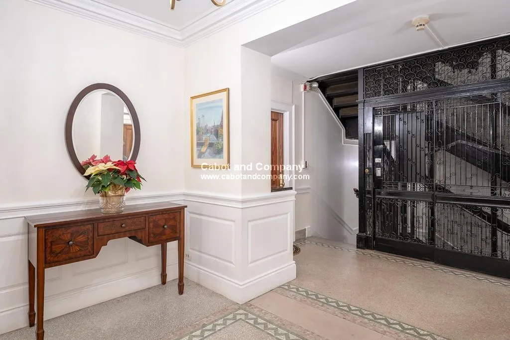 112 Pinckney St, Beacon Hill