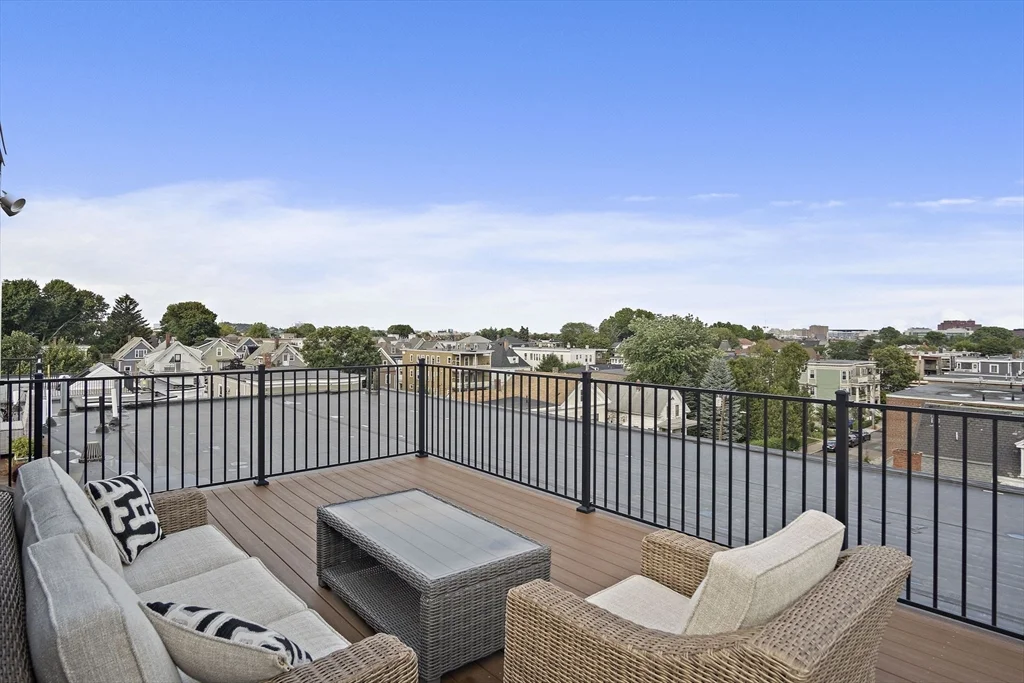 32 Pearl St, Dorchester