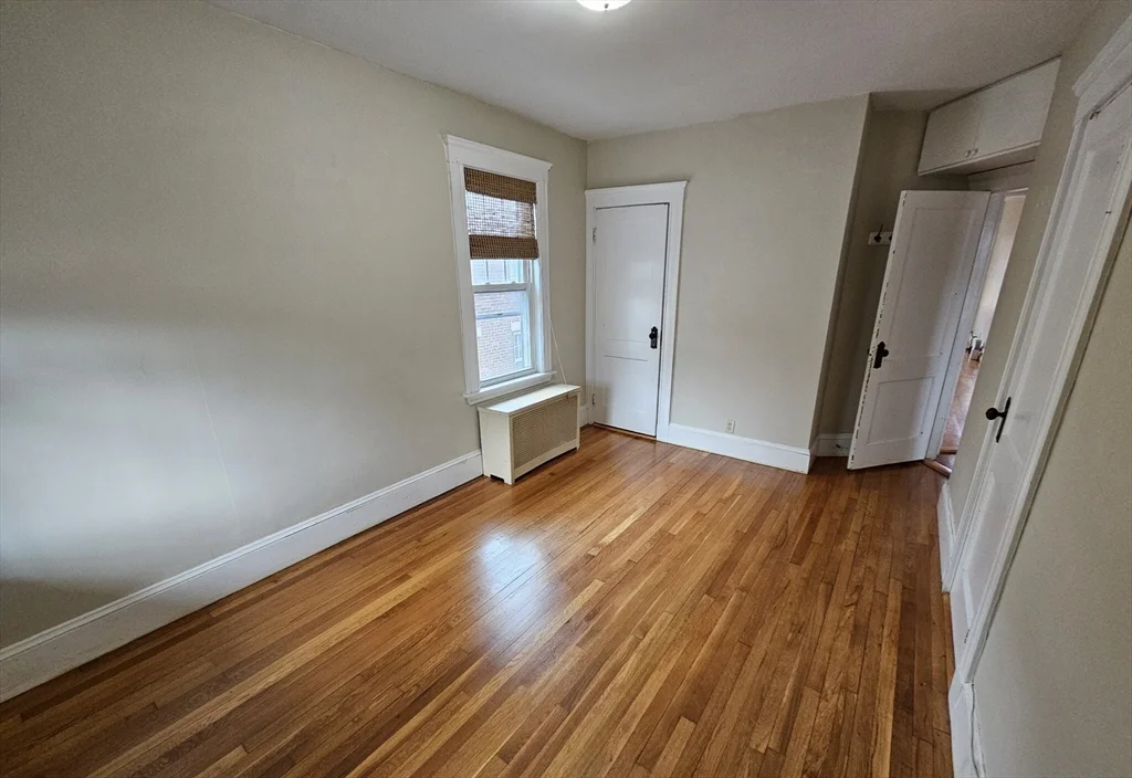 82 Walnut St, High Street Hill