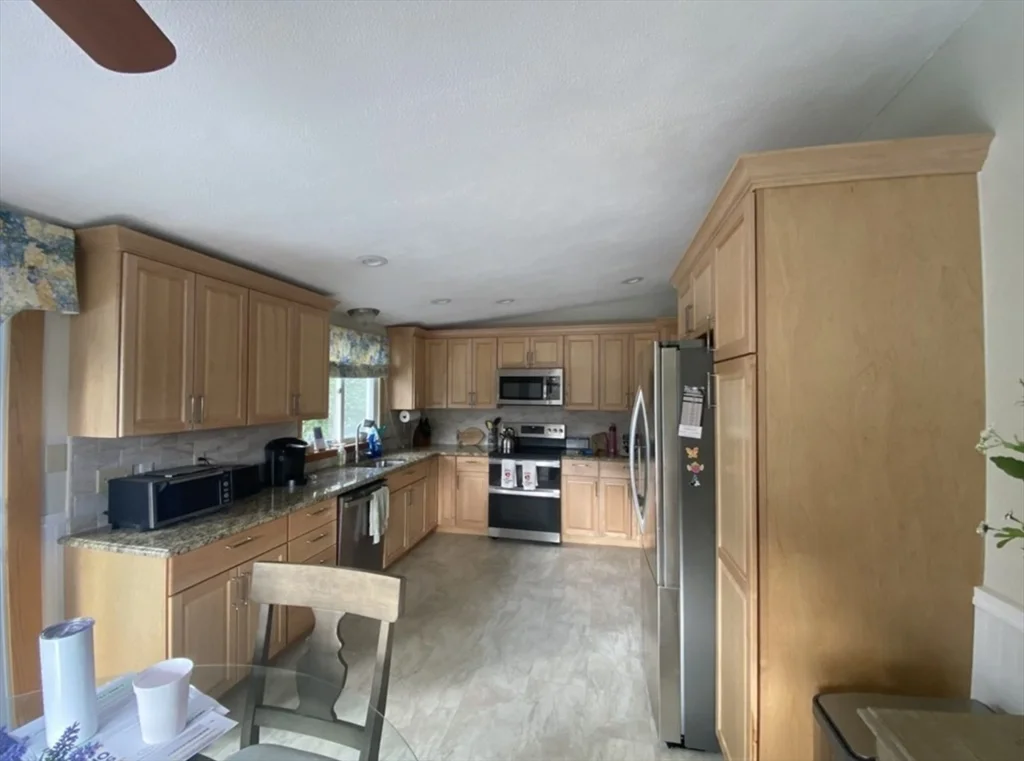 7 Cleveland Rd, Peabody