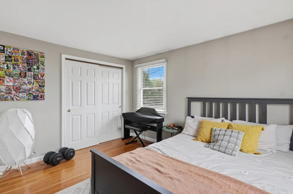 11 Roseanna Park Dr, Waltham