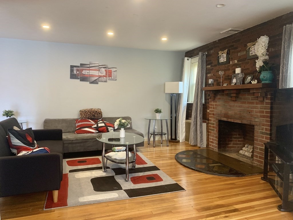 137 Patriot Pkwy, Revere