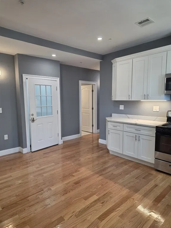 339 Cambridge St, East Cambridge