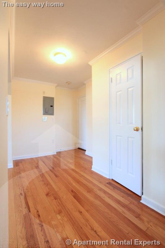 60 Brattle St, Harvard Square