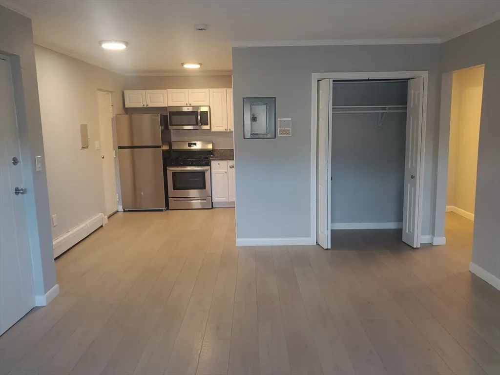 215 Pearl St, Stoughton