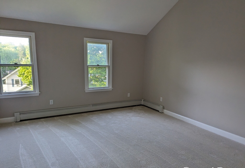 202 Dale St, Waltham