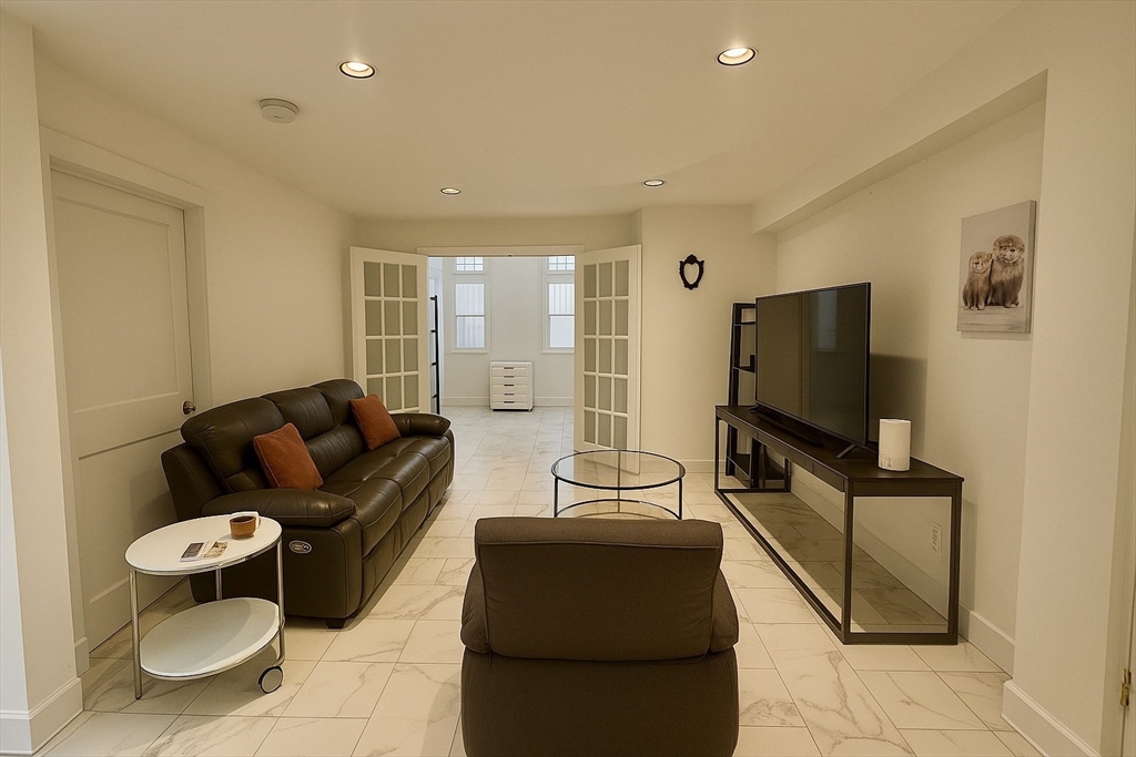 133 Commonwealth Ave, Back Bay