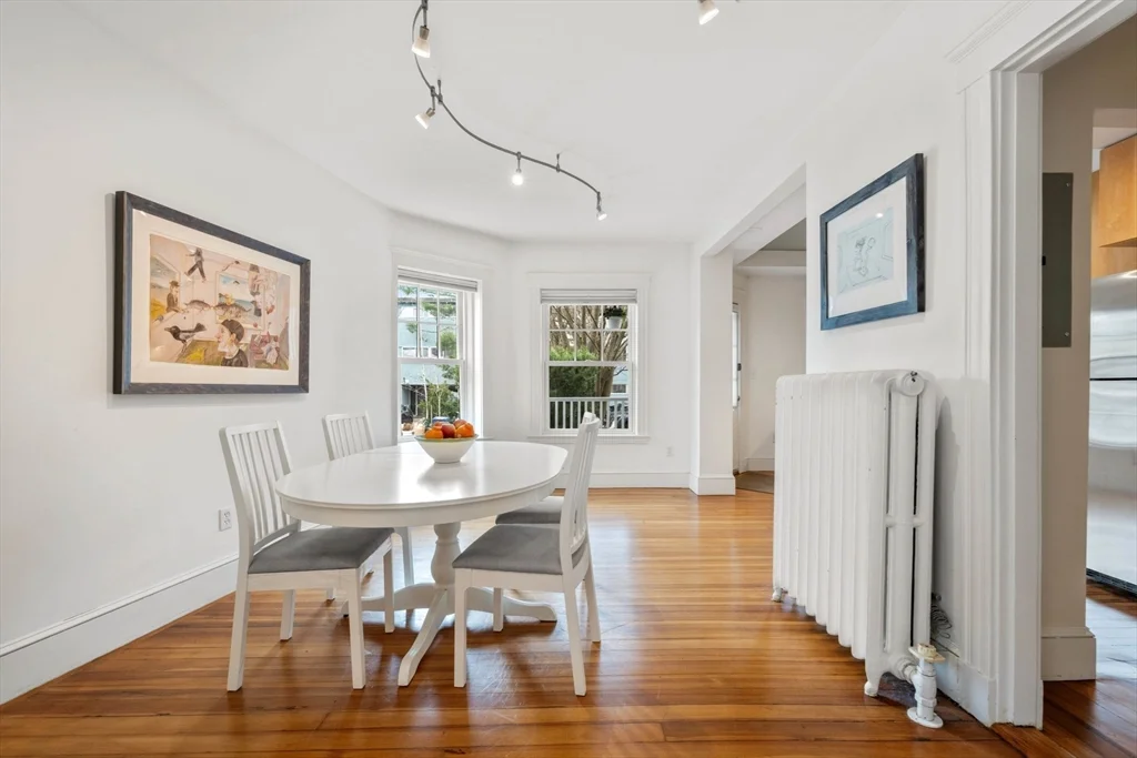 10 Bowdoin St, Neighborhood Nine