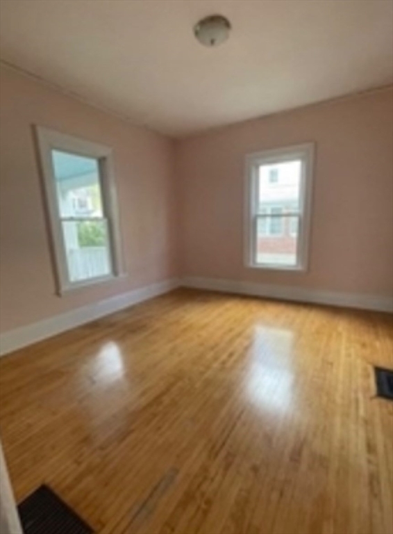 84 Walker St, Newtonville