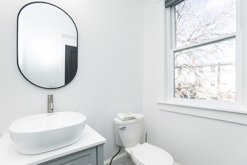 28 Telegraph St, South Boston