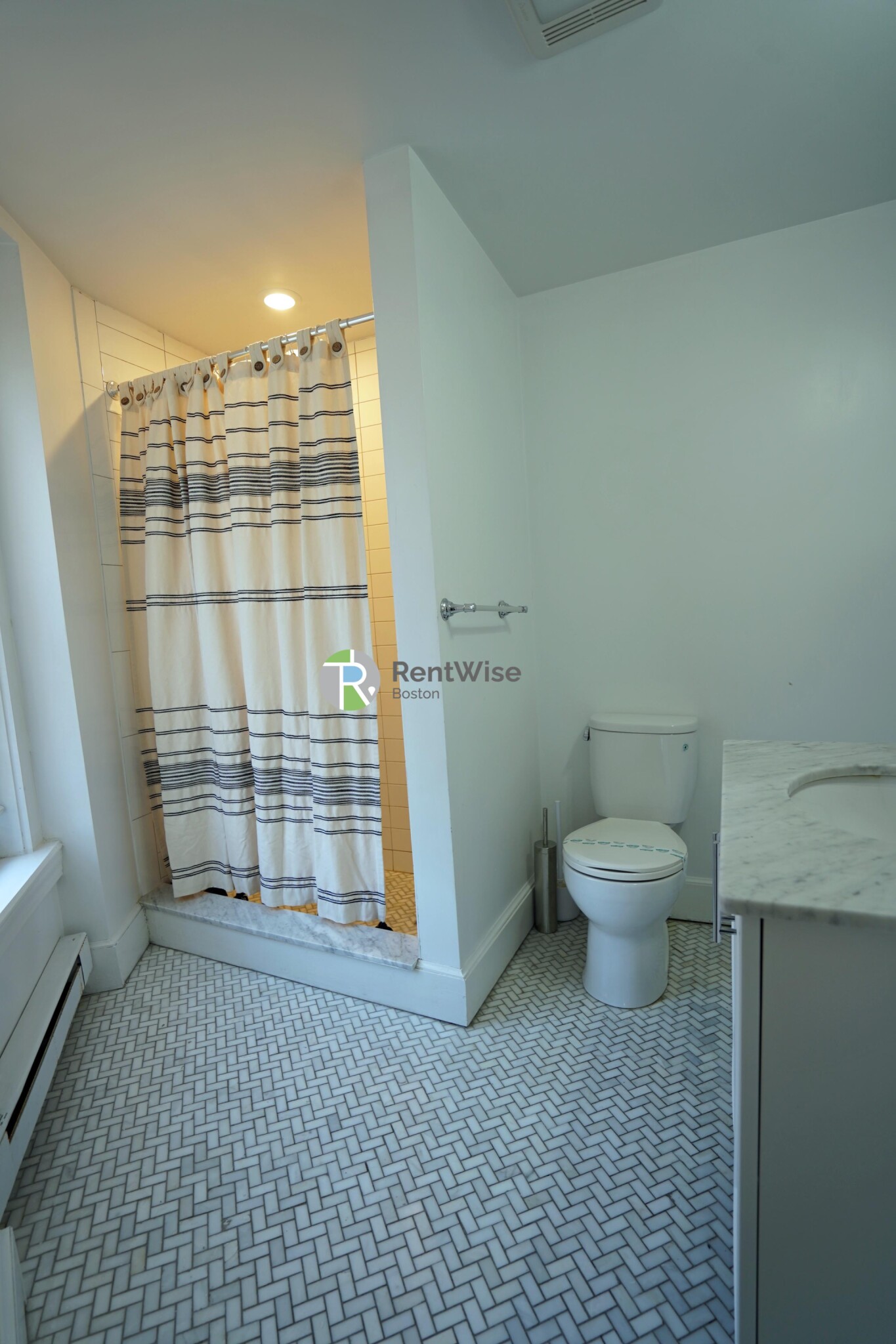 45 Carlton St, Longwood