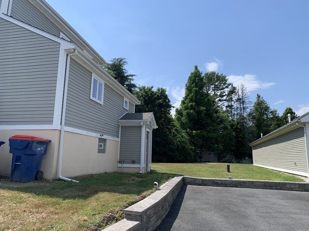 878 State Rd,, Westport