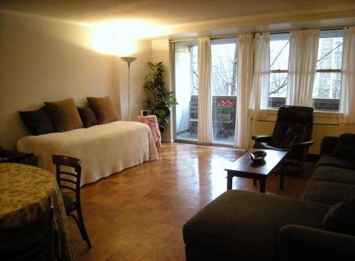 Studio bed, 1 bath apartment for rent at 2 Hawthorne St Unit 3G, West End — photo 1 of 14
