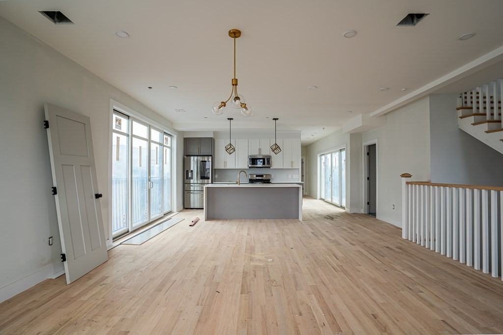 3 bed, 2.5 bath apartment for rent at 17 West Bellflower Unit 3, Dorchester — photo 5 of 9