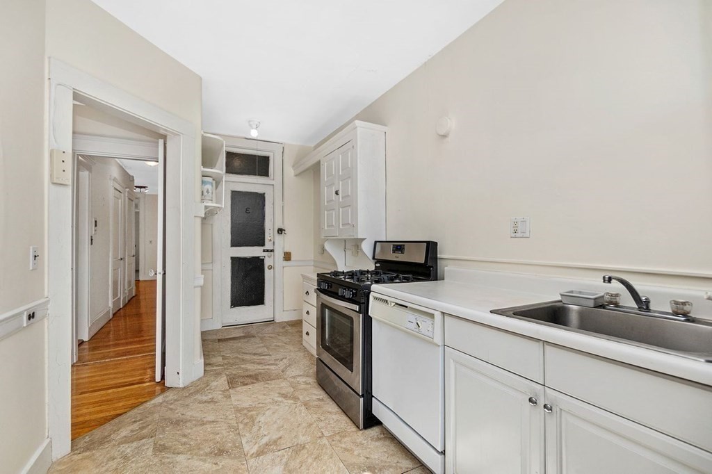 2 bed, 1 bath apartment for rent at 3 Newport Rd Unit 3, Porter Square — photo 2 of 9