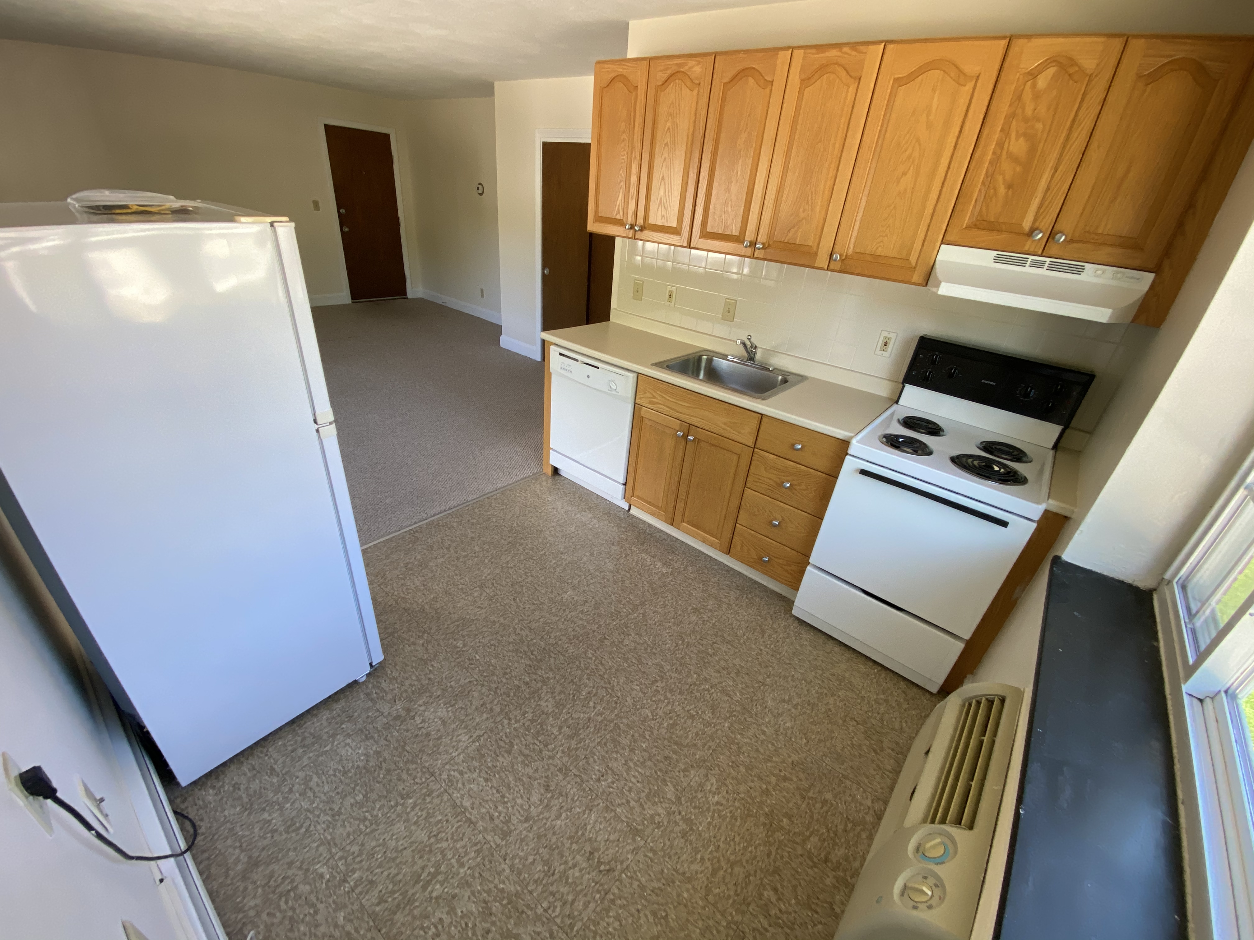 Studio bed, 1 bath apartment for rent at 4 Brattle Dr Unit 38, Arlington — photo 3 of 4